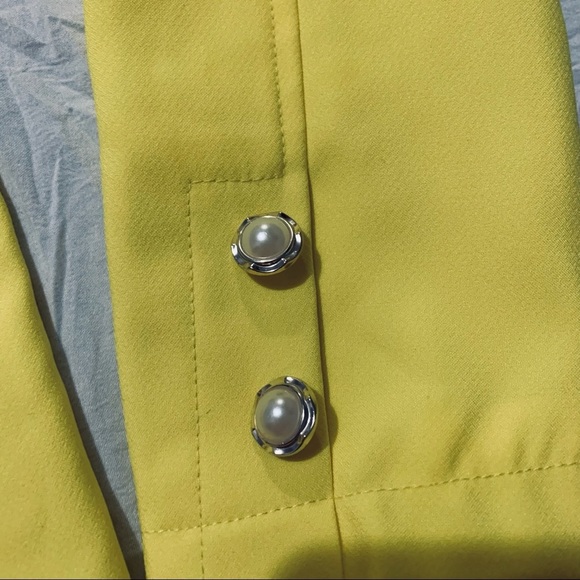 Blazer - Picture 5 of 6